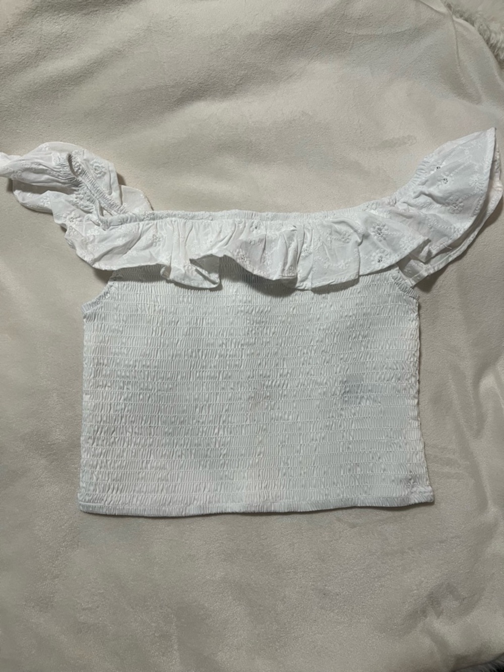 ✨ 5/$25 ✨ NWOT wild fable White Off-Shoulder Ruffle Smocked Crop Top